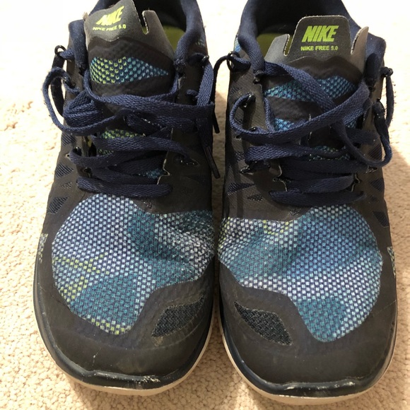 Nike Women’s Sneakers - Picture 2 of 4